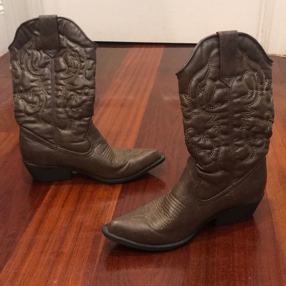 👢👢👢COWGIRL BOOTS👢👢👢